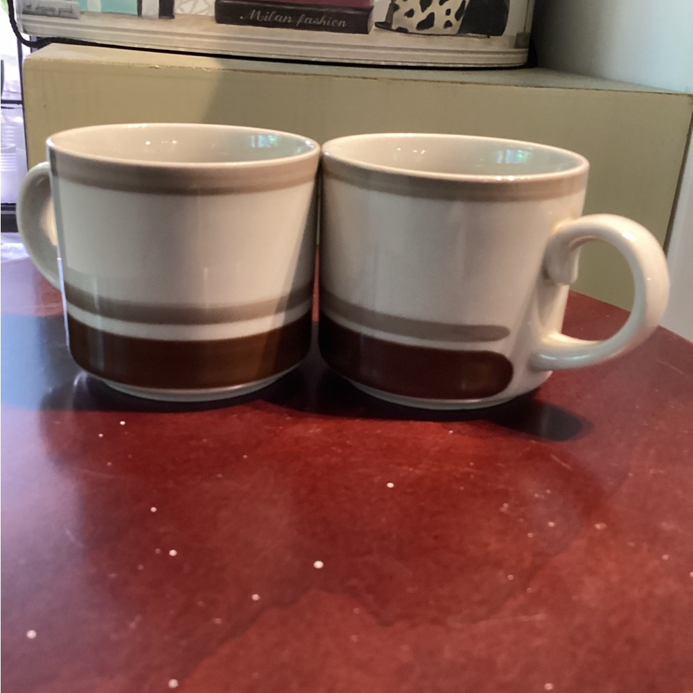 A pair of Arabia Finland cappuccino mugs. - Picture 2 of 6